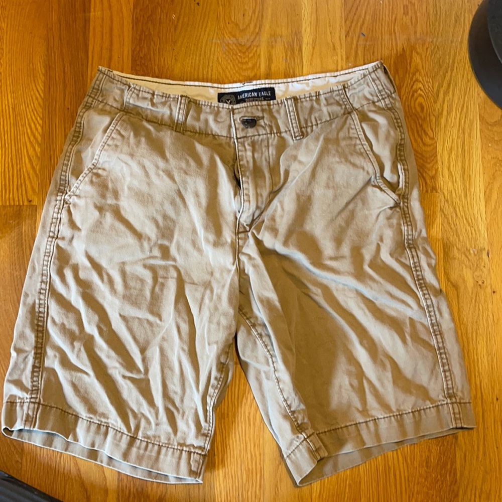 American eagle khaki shorts size 30